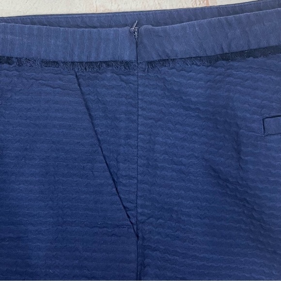 Lilly Pulitzer Textured Jacquard Waffle Fringe Tassel Trim Navy Addie Shorts - Picture 8 of 8